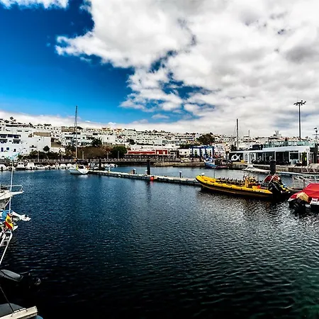 Gin Gin بويرتو ذيل كارمين